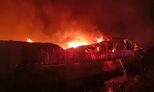 Bhopal : टिम्बर मार्केट में एक महीने में दूसरी बार लगी भीषण आग Bhopal : टिम्बर मार्केट में एक महीने में दूसरी बार लगी भीषण आग