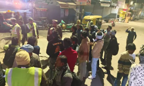 Delhi: ऑपरेशन आघात 3.0 में बड़ी सफलता, अवैध हथियार और ड्रग्स ज़ब्त