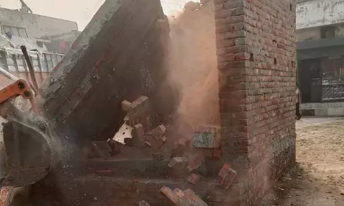 बकाया वसूली में तेजी लाने के लिए MC चीफ ने सख्त कदम उठाया, आठ अवैध इमारतें गिराई गईं