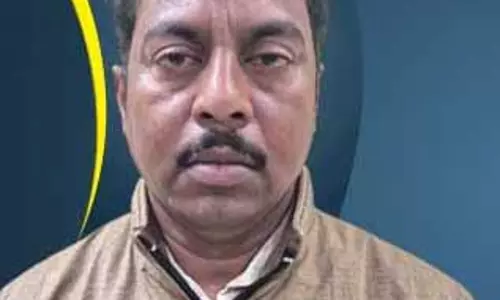 Malkangiri के जूनियर इंजीनियर को आय से ज़्यादा संपत्ति जमा करने के आरोप में गिरफ़्तार Malkangiri के जूनियर इंजीनियर को आय से ज़्यादा संपत्ति जमा करने के आरोप में गिरफ़्तार