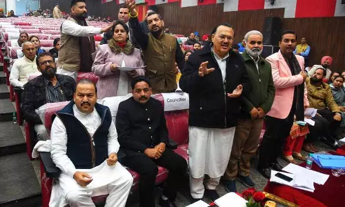 MC हाउस की हंगामेदार मीटिंग में सभी 33 प्रस्ताव पास हुए MC हाउस की हंगामेदार मीटिंग में सभी 33 प्रस्ताव पास हुए