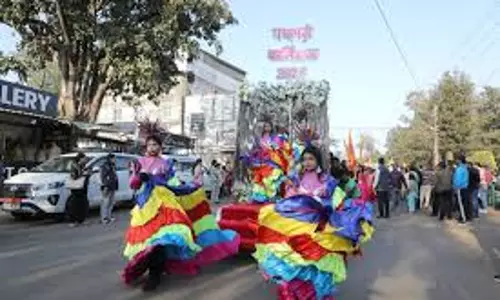 Narmadapuram: पचमढ़ी महोत्सव की शुरुआत, कार्निवाल ने बढ़ाई उत्साह Narmadapuram: पचमढ़ी महोत्सव की शुरुआत, कार्निवाल ने बढ़ाई उत्साह