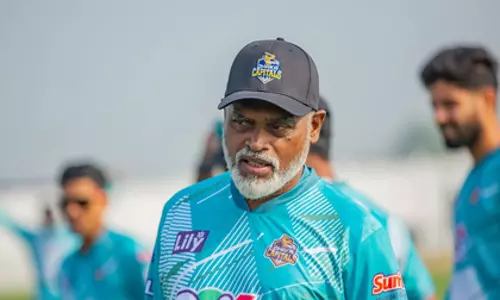 BPL मैच से पहले गिरने के बाद ढाका कैपिटल्स के असिस्टेंट कोच की मौत हो गई