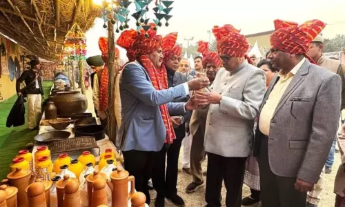 Panchkula: पंचकूला में स्वदेशी महोत्सव, बिना प्रिज़र्वेटिव वाले उत्पादों का आकर्षण Panchkula: पंचकूला में स्वदेशी महोत्सव, बिना प्रिज़र्वेटिव वाले उत्पादों का आकर्षण