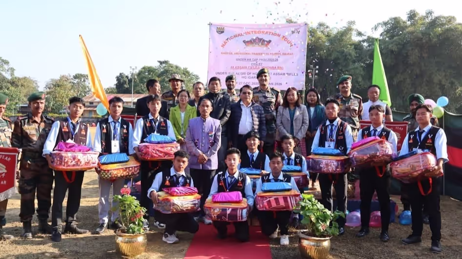 Assam राइफल्स ने तिरप के युवाओं के लिए गुजरात में नेशनल इंटीग्रेशन टूर का आयोजन Assam राइफल्स ने तिरप के युवाओं के लिए गुजरात में नेशनल इंटीग्रेशन टूर का आयोजन