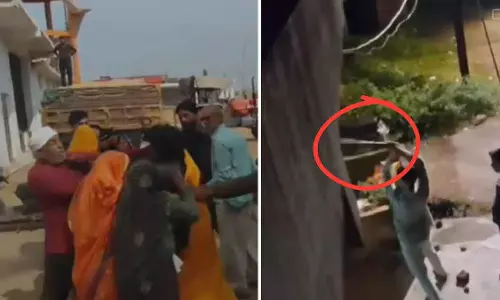 महिला SHG प्रेसिडेंट पर हमला; 2 अलग-अलग घटनाओं में बदमाशों ने घर की प्रॉपर्टी में तोड़फोड़ की महिला SHG प्रेसिडेंट पर हमला; 2 अलग-अलग घटनाओं में बदमाशों ने घर की प्रॉपर्टी में तोड़फोड़ की