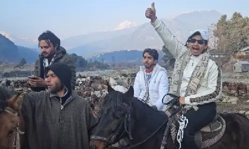 नए साल के जश्न से पहले पहलगाम में टूरिस्टों की भीड़