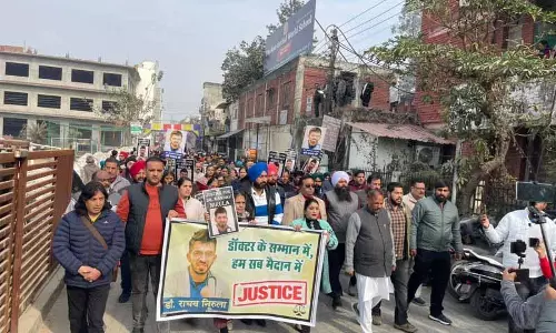 पांवटा साहिब में बाजार आंशिक रूप से बंद, प्रदर्शनकारी IGMC डॉक्टर की बहाली की मांग कर रहे पांवटा साहिब में बाजार आंशिक रूप से बंद, प्रदर्शनकारी IGMC डॉक्टर की बहाली की मांग कर रहे