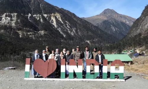 Menchuka की पहाड़ियां क्रिसमस की भावना से सराबोर
