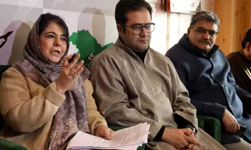मुख्यमंत्री को घाटी के बाहर कश्मीरी विचाराधीन कैदियों की हिरासत पर कार्रवाई करनी चाहिए: Mufti मुख्यमंत्री को घाटी के बाहर कश्मीरी विचाराधीन कैदियों की हिरासत पर कार्रवाई करनी चाहिए: Mufti