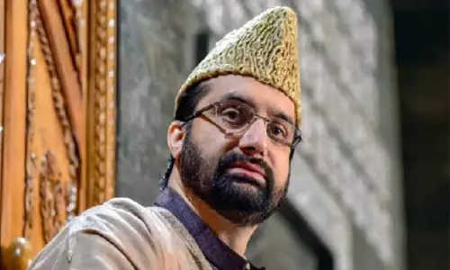 Mirwaiz ने एक्स प्रोफाइल से हुर्रियत टाइटल हटाया Mirwaiz ने एक्स प्रोफाइल से हुर्रियत टाइटल हटाया