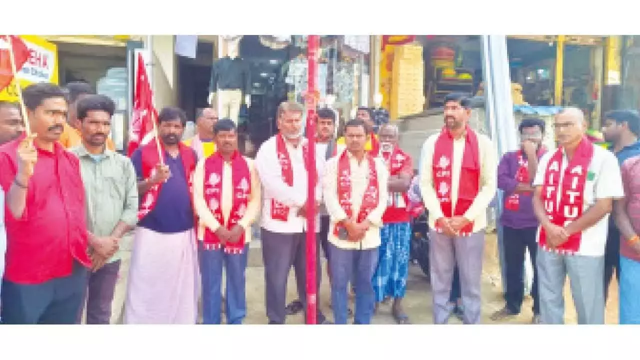 दुनिया साम्यवाद की ओर देख रही है: CPI