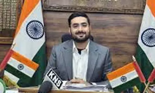 DC Srinagar ने रेवेन्यू सर्विसेज की तहसीलवार समीक्षा की DC Srinagar ने रेवेन्यू सर्विसेज की तहसीलवार समीक्षा की