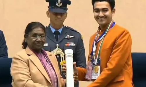 अर्नव ने रिसर्च और पेटेंट के लिए National Balveer Award जीता अर्नव ने रिसर्च और पेटेंट के लिए National Balveer Award जीता
