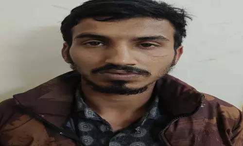 रायपुर में शातिर चेन स्नेचर उत्तम रोचलानी गिरफ्तार रायपुर में शातिर चेन स्नेचर उत्तम रोचलानी गिरफ्तार