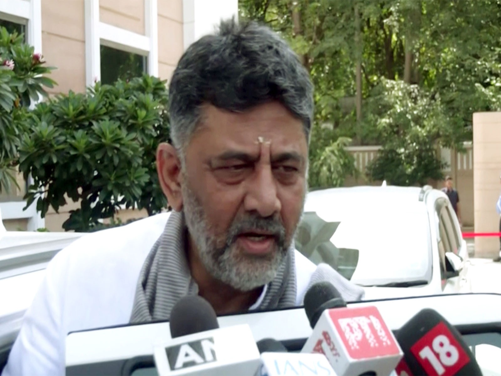 पिनारयी विजयन को सच्चाई जाने बिना कर्नाटक के मामलों में दखल नहीं देना चाहिए: DK Shivakumar