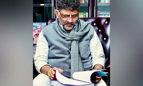 डी.के. शिवकुमार ने Kerala के मुख्यमंत्री की बुलडोजर राज वाली टिप्पणी की कड़ी आलोचना की डी.के. शिवकुमार ने Kerala के मुख्यमंत्री की बुलडोजर राज वाली टिप्पणी की कड़ी आलोचना की