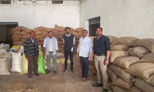 राइस मिलों में छापेमारी, 6,694 बोरा धान और 15,470 बोरा चावल जब्त राइस मिलों में छापेमारी, 6,694 बोरा धान और 15,470 बोरा चावल जब्त