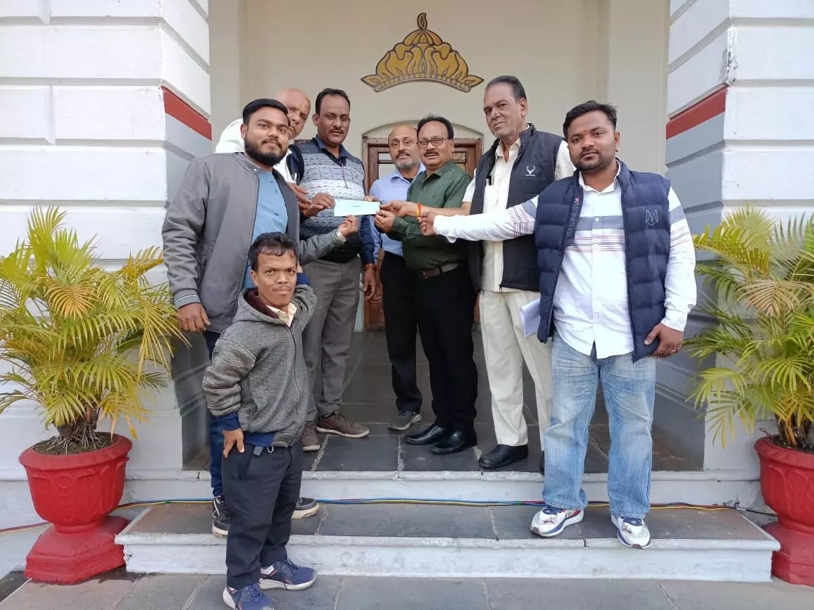 बड़े बकायेदार ने रायपुर निगम में 1 करोड़ 64 लाख सम्पति कर किया जमा बड़े बकायेदार ने रायपुर निगम में 1 करोड़ 64 लाख सम्पति कर किया जमा