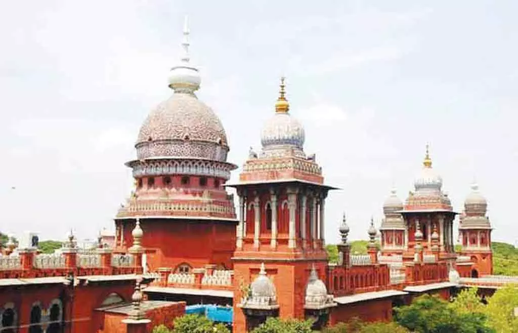 SC के जजों की नियुक्ति के लिए सिफारिशों की लिस्ट के खिलाफ याचिका: चीफ जस्टिस से संपर्क करने के निर्देश SC के जजों की नियुक्ति के लिए सिफारिशों की लिस्ट के खिलाफ याचिका: चीफ जस्टिस से संपर्क करने के निर्देश