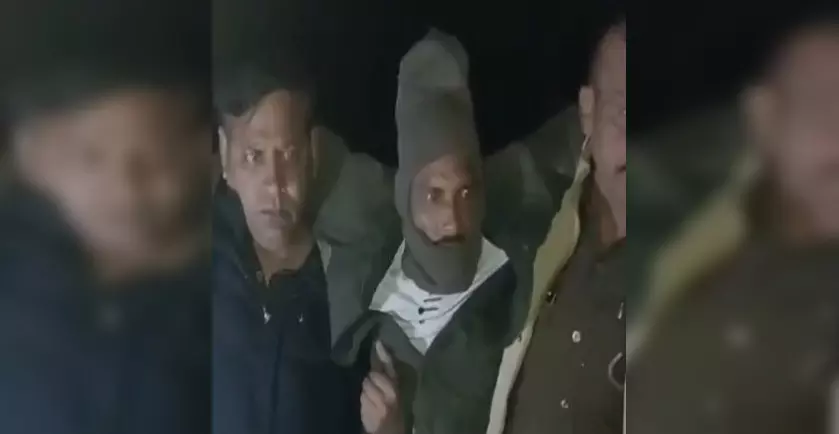 पुलिस की बड़ी कार्रवाई: बदमाश मलिंगा मुठभेड़ में घायल, 23 गंभीर अपराधों का खतरनाक इतिहास उजागर पुलिस की बड़ी कार्रवाई: बदमाश मलिंगा मुठभेड़ में घायल, 23 गंभीर अपराधों का खतरनाक इतिहास उजागर