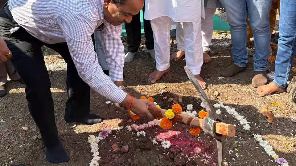 नासिक में ABVP डायमंड जुबली कॉन्फ्रेंस वेन्यू के लिए भूमि पूजन समारोह आयोजित किया गया नासिक में ABVP डायमंड जुबली कॉन्फ्रेंस वेन्यू के लिए भूमि पूजन समारोह आयोजित किया गया