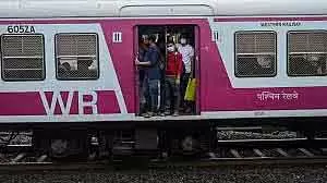 पश्चिमी रेलवे ने यात्रियों की बढ़ती यात्रा मांग को पूरा करने के लिए स्पेशल ट्रेनों को February 2026 तक बढ़ा दिया पश्चिमी रेलवे ने यात्रियों की बढ़ती यात्रा मांग को पूरा करने के लिए स्पेशल ट्रेनों को February 2026 तक बढ़ा दिया