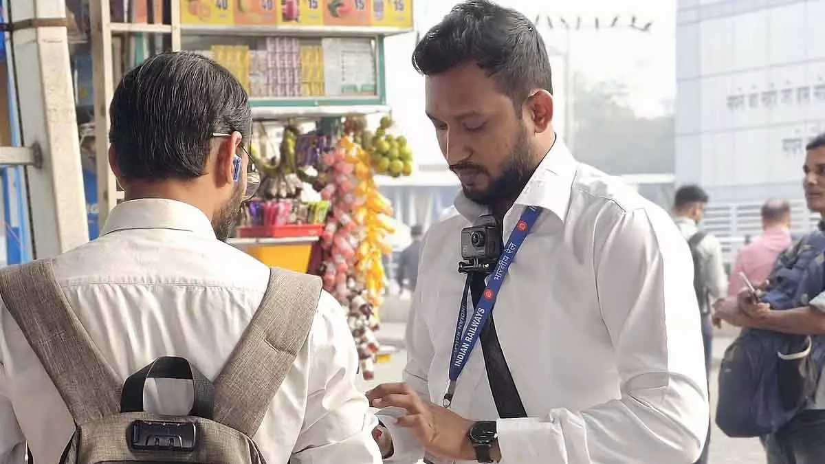 ChatGPT से बनाया गया नकली लोकल ट्रेन पास इस्तेमाल करने के आरोप में एक व्यक्ति पर केस दर्ज ChatGPT से बनाया गया नकली लोकल ट्रेन पास इस्तेमाल करने के आरोप में एक व्यक्ति पर केस दर्ज