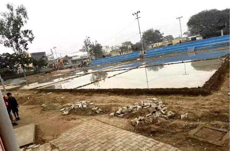 Basketball accident अधिकारी इंडोर स्टेडियम की संभावना का जायजा लेने गांव पहुंचे Basketball accident अधिकारी इंडोर स्टेडियम की संभावना का जायजा लेने गांव पहुंचे