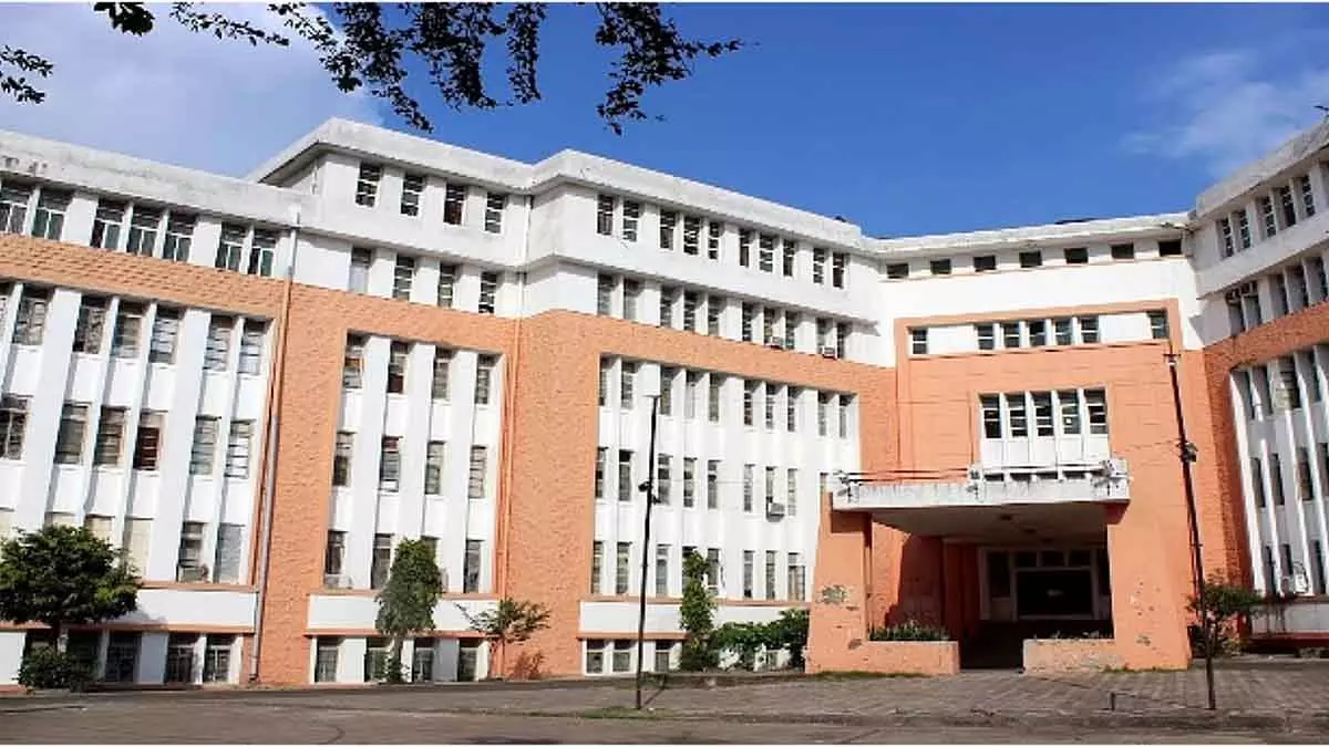 Bhopal : गांधी मेडिकल कॉलेज ने बीमारियों पर रिसर्च के लिए हाई-टेक लैब डेवलप की है Bhopal : गांधी मेडिकल कॉलेज ने बीमारियों पर रिसर्च के लिए हाई-टेक लैब डेवलप की है