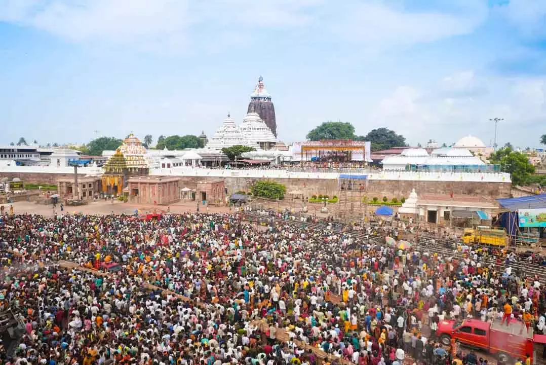 Odisha पुलिस ने पुरी में नए साल 2026 के जश्न के लिए सुरक्षा बढ़ा दी है Odisha पुलिस ने पुरी में नए साल 2026 के जश्न के लिए सुरक्षा बढ़ा दी है