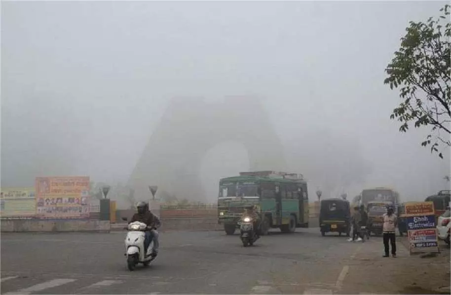 Amritsar: सूखी ठंड का कहर, अस्पतालों में बढ़ी मरीजों की संख्या Amritsar: सूखी ठंड का कहर, अस्पतालों में बढ़ी मरीजों की संख्या