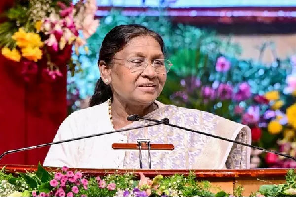 President Murmu आज से गोवा और कर्नाटक का दौरा शुरू करेंगे President Murmu आज से गोवा और कर्नाटक का दौरा शुरू करेंगे