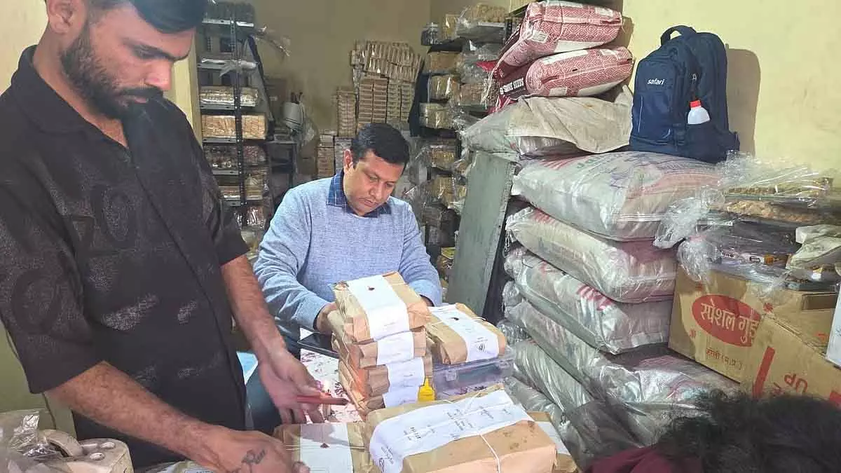 रेडिएंट वार्मर की प्लेट्स में दरार; MPHCL जांच के दायरे में रेडिएंट वार्मर की प्लेट्स में दरार; MPHCL जांच के दायरे में