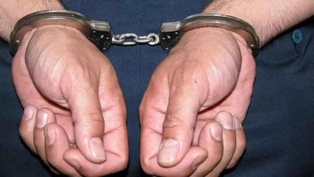 Bengaluru : नर्स के ड्रेसिंग रूम में सीक्रेट कैमरे से रिकॉर्डिंग; जूनियर टेक्नीशियन गिरफ्तार Bengaluru : नर्स के ड्रेसिंग रूम में सीक्रेट कैमरे से रिकॉर्डिंग; जूनियर टेक्नीशियन गिरफ्तार