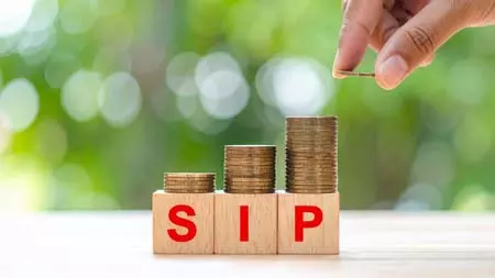 सिंहावलोकन 2025: एसआईपी इनफ्लो रिकॉर्ड 3 लाख करोड़ रुपए के पार, एयूएम भी बढ़ा सिंहावलोकन 2025: एसआईपी इनफ्लो रिकॉर्ड 3 लाख करोड़ रुपए के पार, एयूएम भी बढ़ा