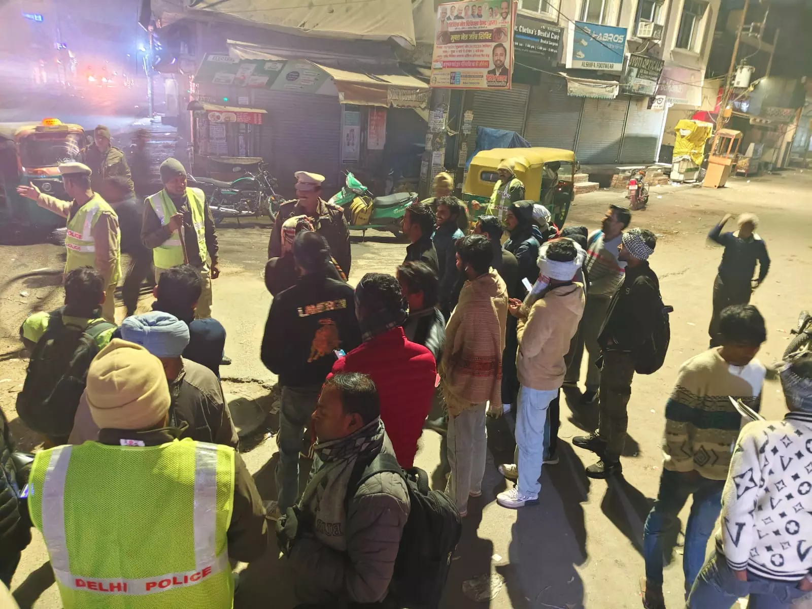Delhi Police के दक्षिण-पूर्वी जिले ने ऑपरेशन आघत 3.0 चलाया, 285 आरोपियों को गिरफ्तार किया Delhi Police के दक्षिण-पूर्वी जिले ने ऑपरेशन आघत 3.0 चलाया, 285 आरोपियों को गिरफ्तार किया