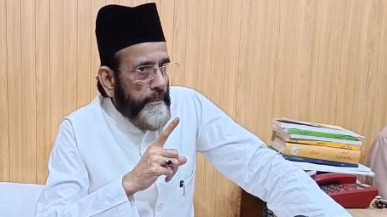 Bareilly: दंगाइयों पर कार्रवाई तेज, तौकीर रजा भी चार्जशीट में Bareilly: दंगाइयों पर कार्रवाई तेज, तौकीर रजा भी चार्जशीट में