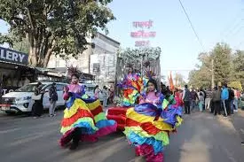 Narmadapuram: पचमढ़ी महोत्सव की शुरुआत, कार्निवाल ने बढ़ाई उत्साह Narmadapuram: पचमढ़ी महोत्सव की शुरुआत, कार्निवाल ने बढ़ाई उत्साह