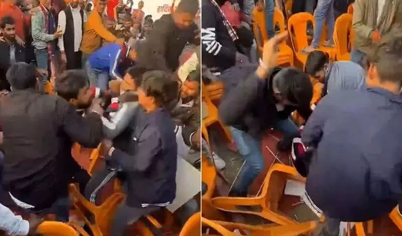 समोसे की कमी से PM Modi के यूपी इवेंट में मारपीट समोसे की कमी से PM Modi के यूपी इवेंट में मारपीट