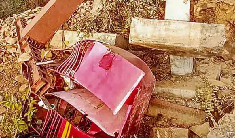 Bihar के रोहतास में ट्रायल रन के दौरान नवनिर्मित रोपवे ढह गया Bihar के रोहतास में ट्रायल रन के दौरान नवनिर्मित रोपवे ढह गया