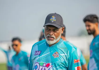 BPL मैच से पहले गिरने के बाद ढाका कैपिटल्स के असिस्टेंट कोच की मौत हो गई BPL मैच से पहले गिरने के बाद ढाका कैपिटल्स के असिस्टेंट कोच की मौत हो गई