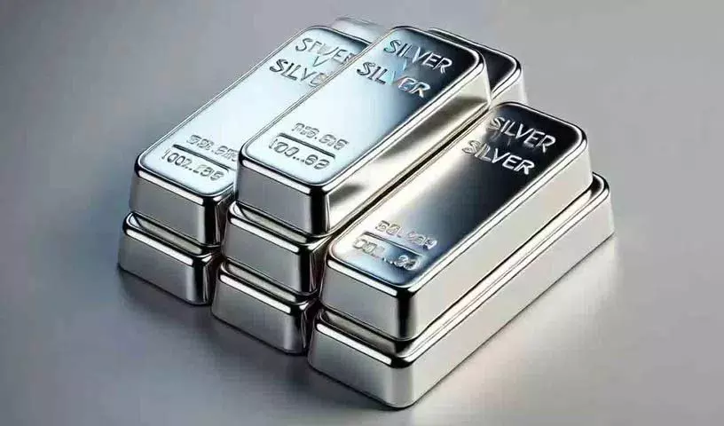 अचानक उछाल: Silver की कीमत एक ही दिन में 20,000 रुपये बढ़ी अचानक उछाल: Silver की कीमत एक ही दिन में 20,000 रुपये बढ़ी