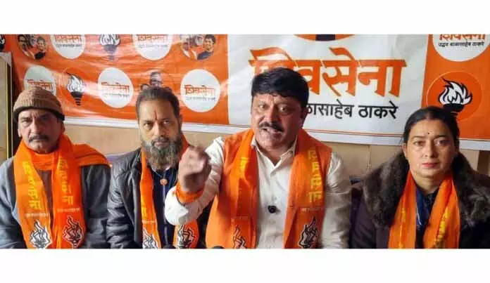 बांग्लादेश में हिंदुओं पर अत्याचार बर्दाश्त नहीं: Shiv Sena बांग्लादेश में हिंदुओं पर अत्याचार बर्दाश्त नहीं: Shiv Sena