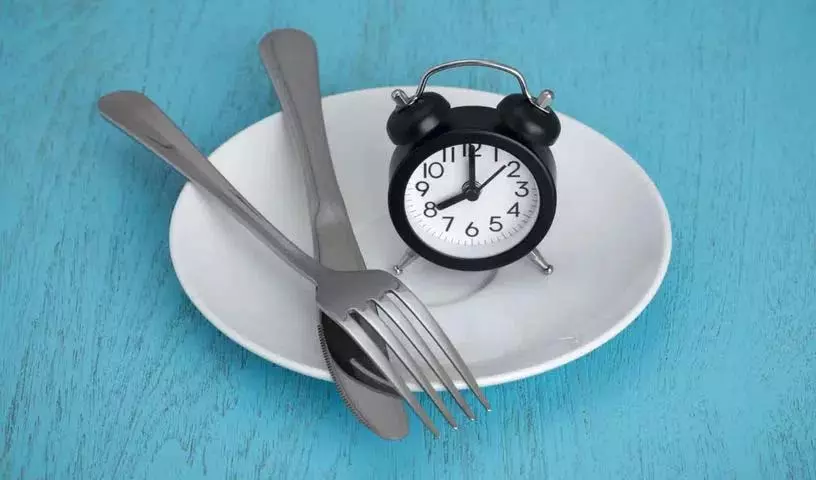 अगर हम Fasting करें तो क्या होगा, कौन नहीं कर सकता? अगर हम Fasting करें तो क्या होगा, कौन नहीं कर सकता?