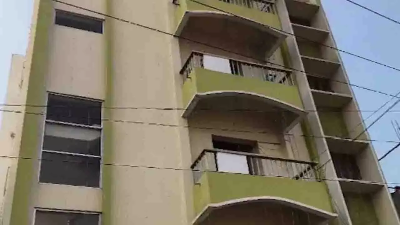 Balasore में होटल के कमरे में युवक का शव मिला, हत्या की आशंका Balasore में होटल के कमरे में युवक का शव मिला, हत्या की आशंका