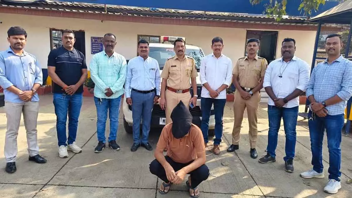 Palghar : पेल्हर पुलिस ने ₹6.39 लाख कीमत का प्रतिबंधित गुटखा जब्त किय Palghar : पेल्हर पुलिस ने ₹6.39 लाख कीमत का प्रतिबंधित गुटखा जब्त किय