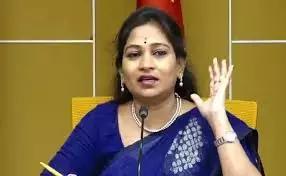 Anitha ने सार्वजनिक रूप से हिंसा करने के लिए वाईएसआरसी नेताओं पर गुस्सा जताया Anitha ने सार्वजनिक रूप से हिंसा करने के लिए वाईएसआरसी नेताओं पर गुस्सा जताया