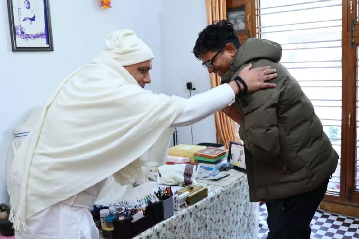 सुबह की पहली किरण के साथ अघोर गुरुपीठ पहुंचे वित्त मंत्री ओ.पी. चौधरी सुबह की पहली किरण के साथ अघोर गुरुपीठ पहुंचे वित्त मंत्री ओ.पी. चौधरी