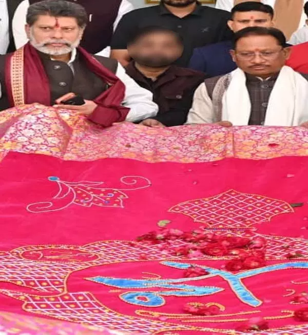 अजमेर शरीफ में 814वां उर्स मुबारक, मुख्यमंत्री विष्णुदेव साय ने पेश की चादर अजमेर शरीफ में 814वां उर्स मुबारक, मुख्यमंत्री विष्णुदेव साय ने पेश की चादर